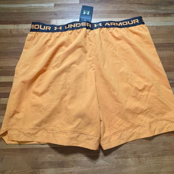 Under Armour Mens Vanish Woven 6" Shorts Honey Orange / Black S - Picture 4 of 7